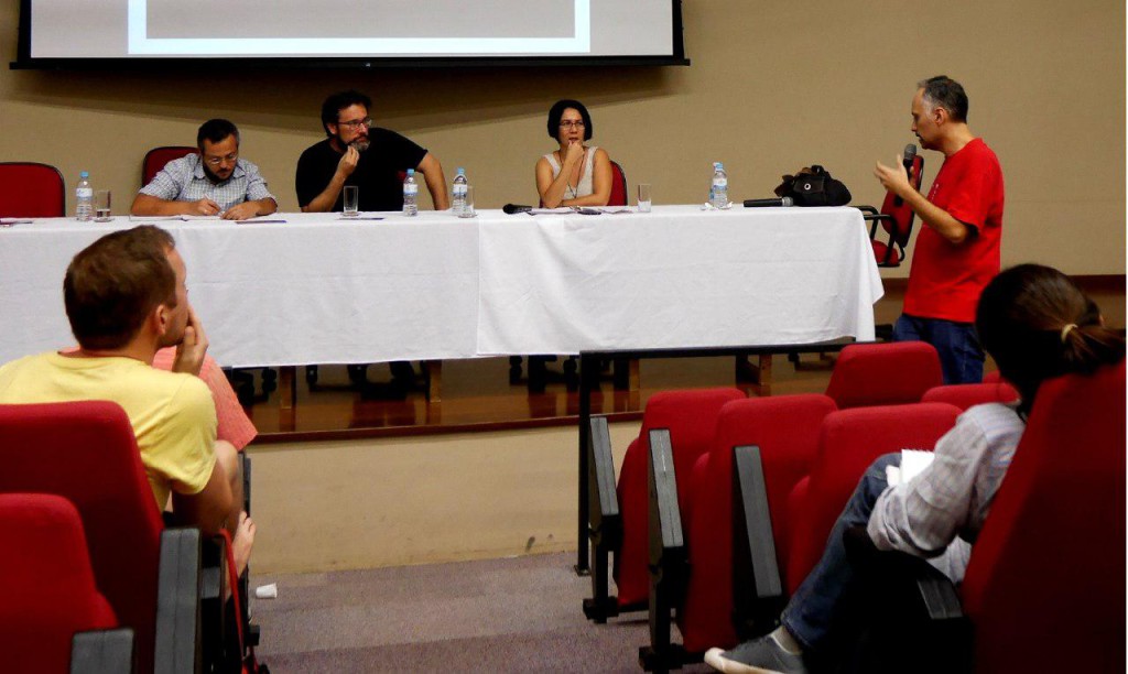 Depois das apresentações, a plateia foi convidada a iniciar um debate.